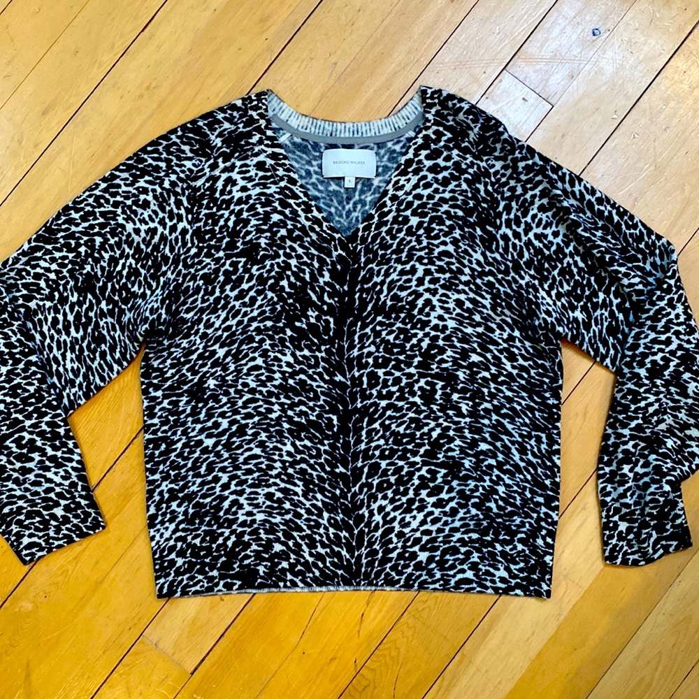 Super chic cashmere sweater by amazing designer Brochu Walker